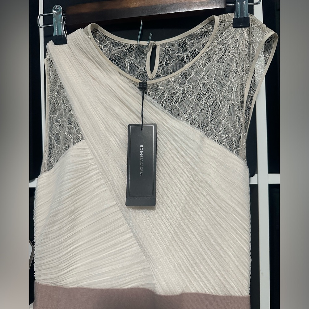 BCBG MAXAZRIA Dress Size 4 - Picture 7 of 9
